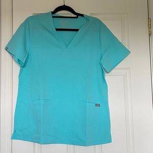 cases three pocket top size large in fresh aqua